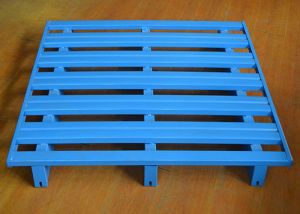 pallet sắt xếp chồng